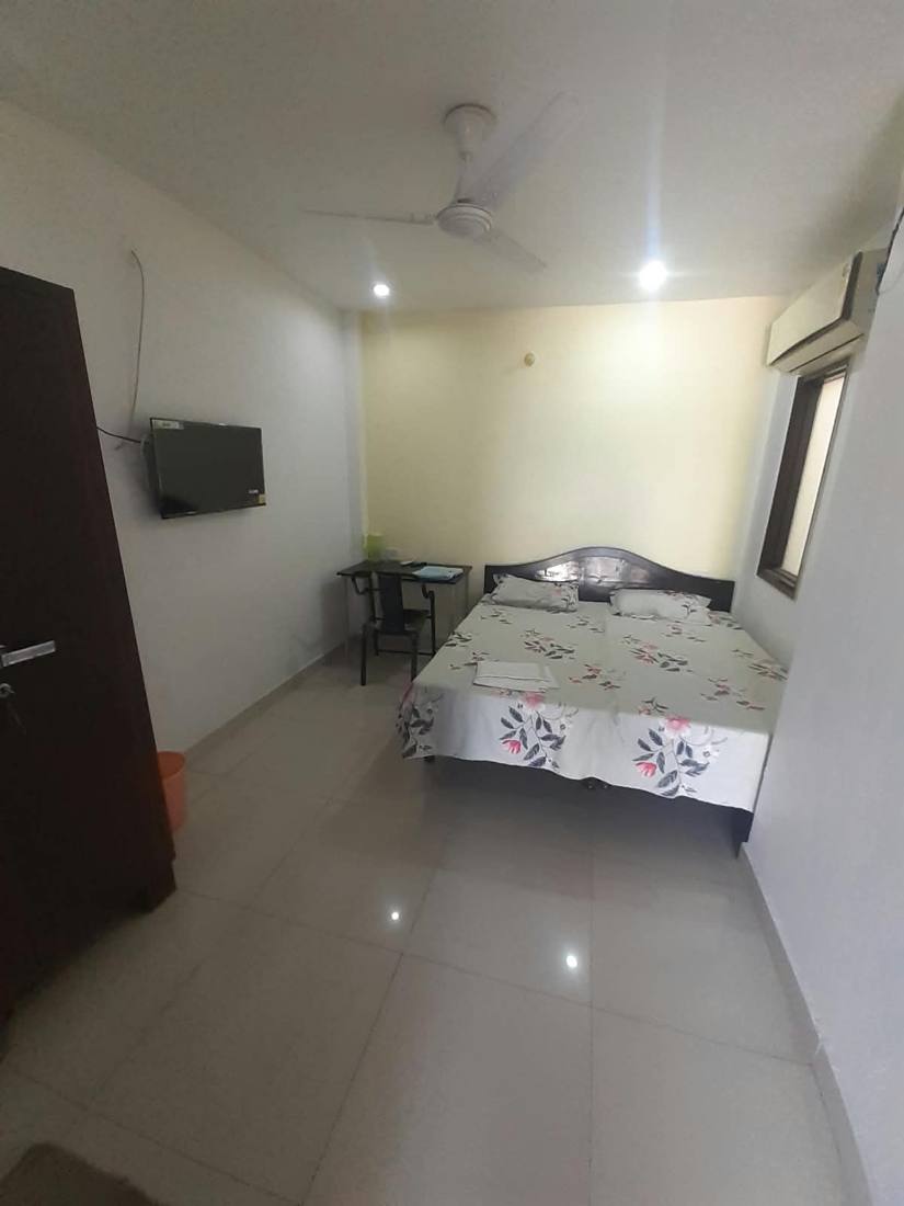 Non-AC Room with TV at Thakur Guest House Hoshiarpur
