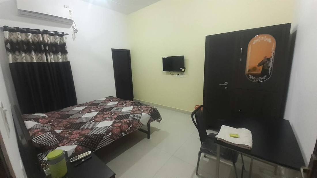 AC Room at Thakur Guest House Hoshiarpur